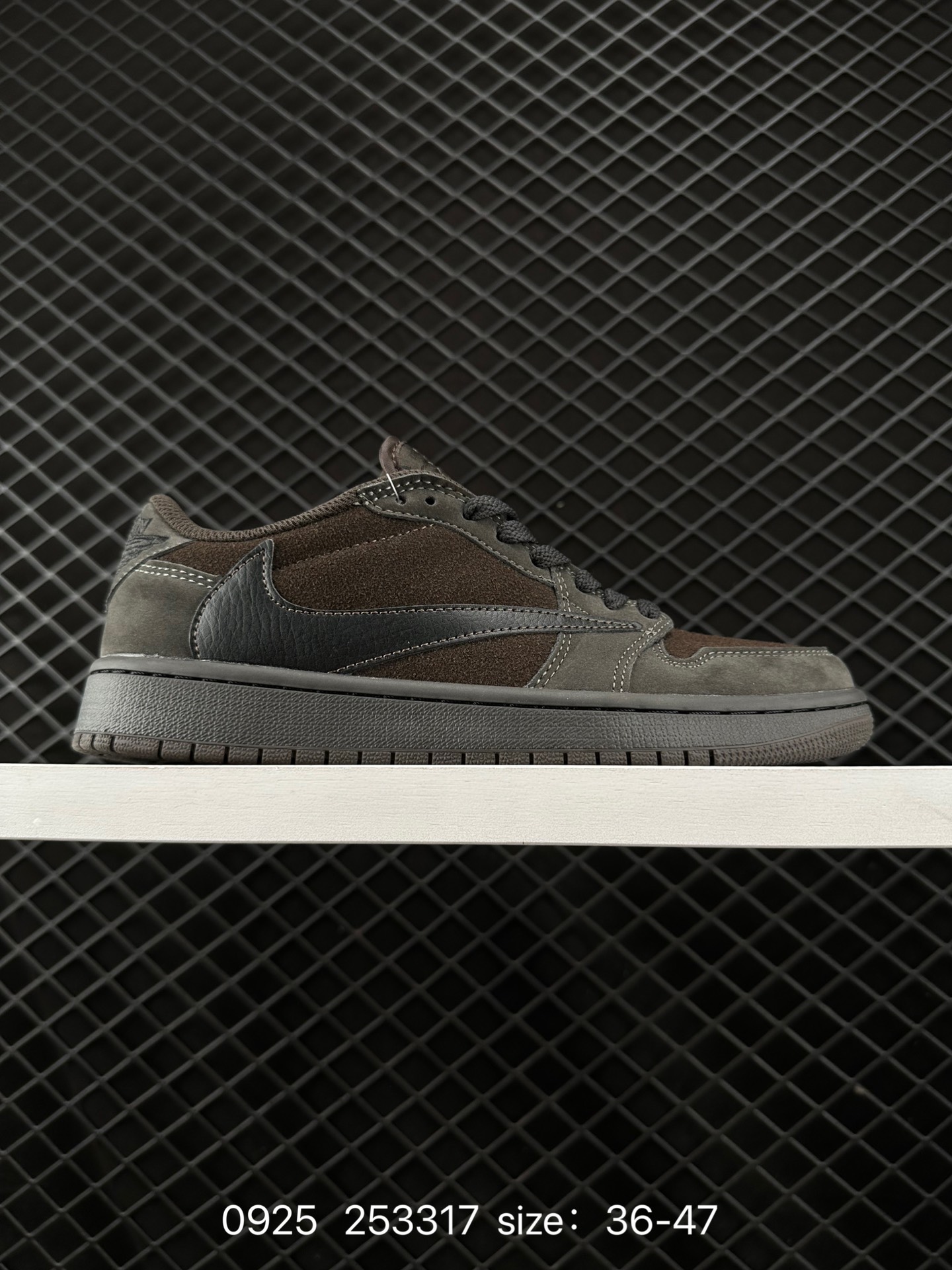 Travis Scott x Air Jordan 1 Low 